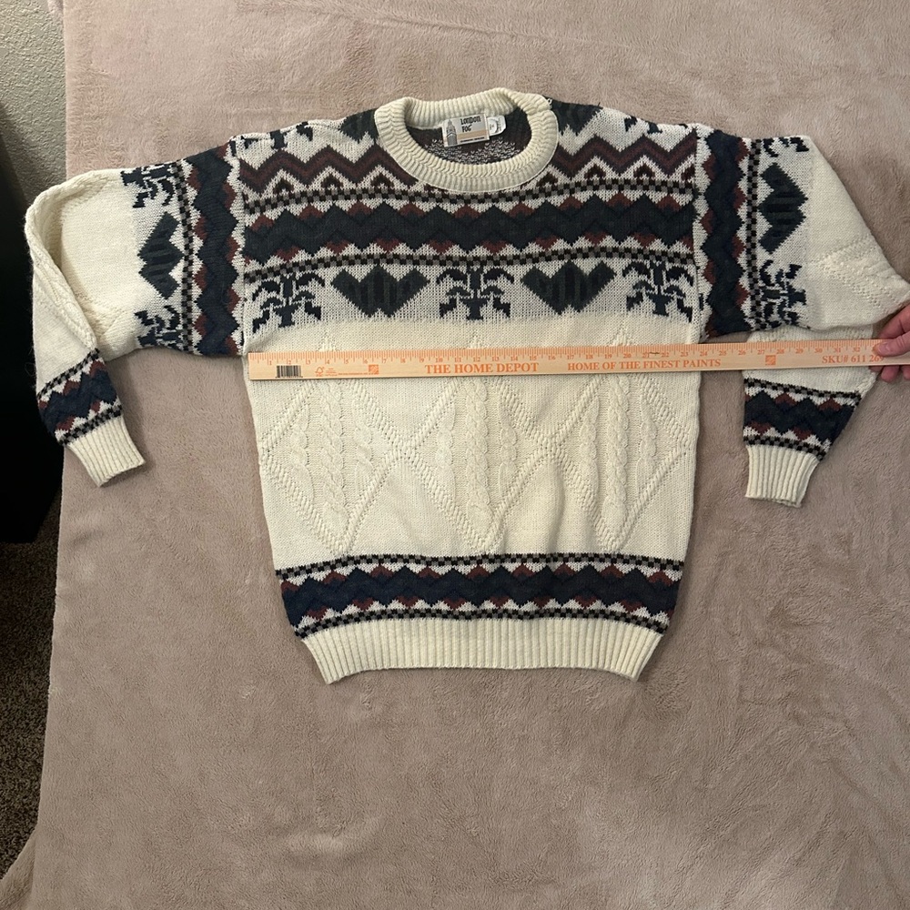 Vintage (90’s) London Fog Cream and Navy Patterned Crewneck Sweater - Picture 2 of 3